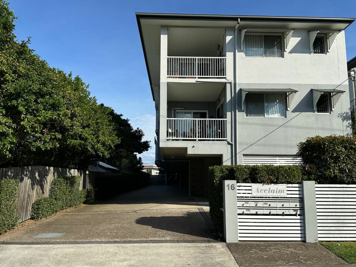 2/16 Yeronga Street, YERONGA