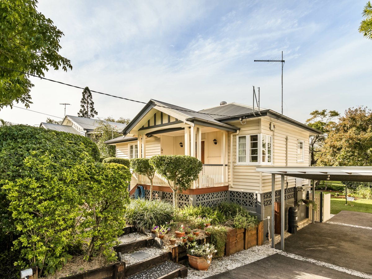 18 Leicester Street, COORPAROO