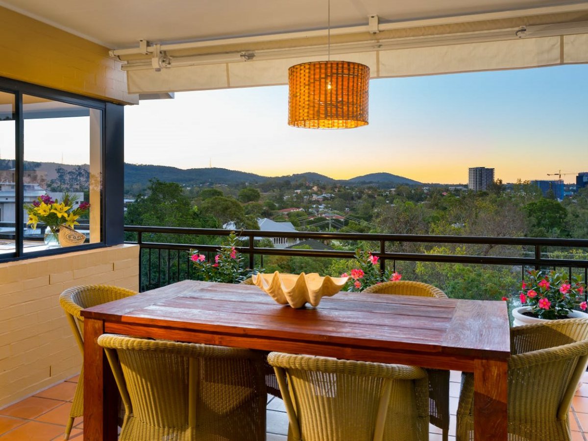 6/52 Bishop Street, ST LUCIA